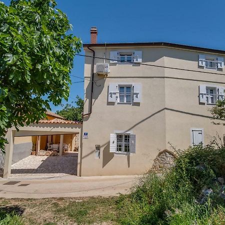 Mediterranes Ferienhaus M. Terrasse Veli Losinj Bagian luar foto