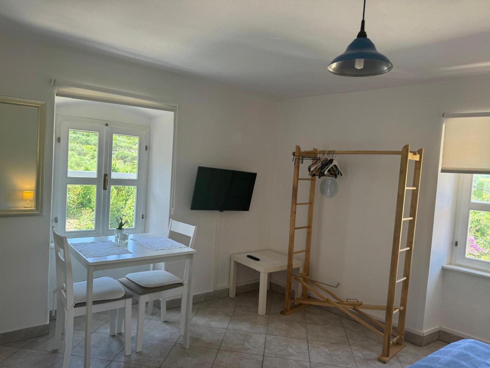 Mediterranes Ferienhaus M. Terrasse Veli Losinj Bagian luar foto